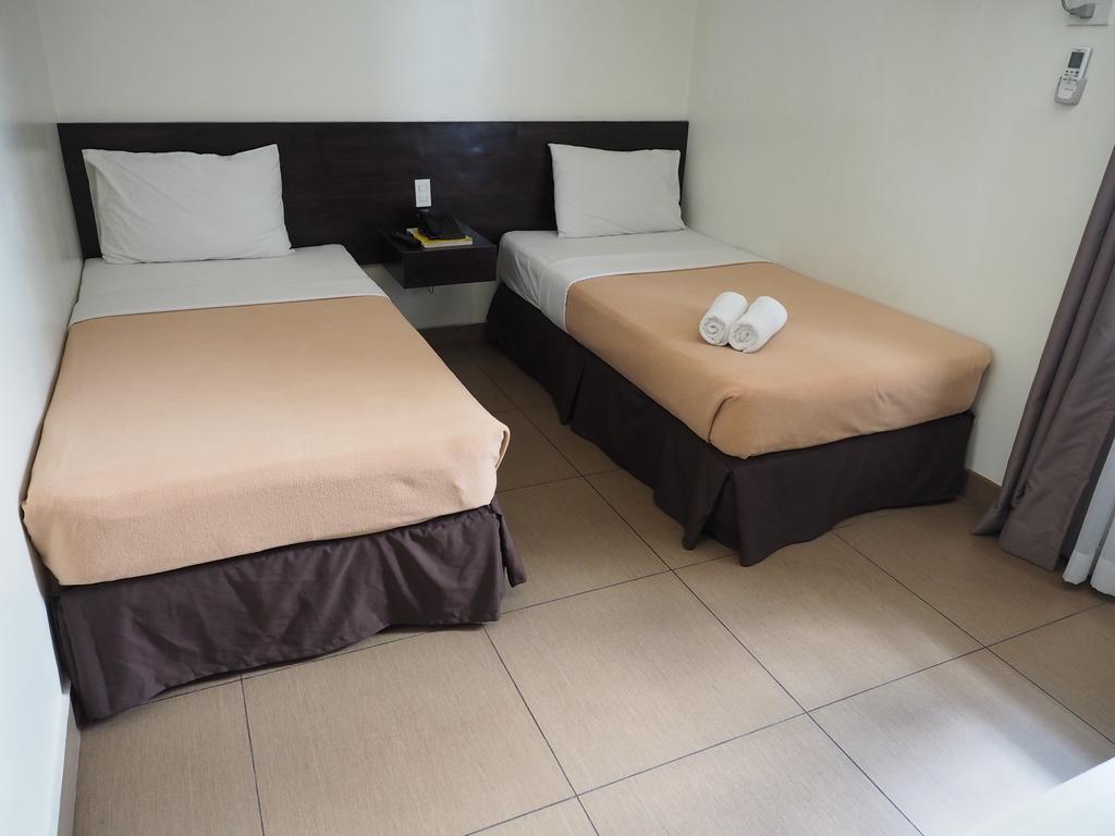 Cebu R Hotel Mabolo Екстериор снимка