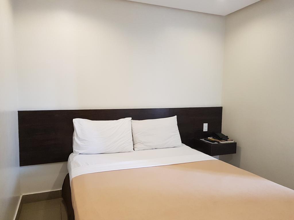 Cebu R Hotel Mabolo Екстериор снимка